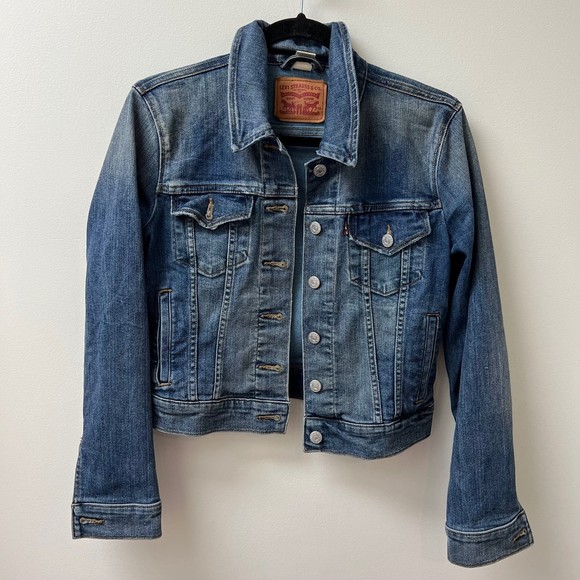 Levi's Jackets & Blazers - Levi’s Jean Jacket Size Small